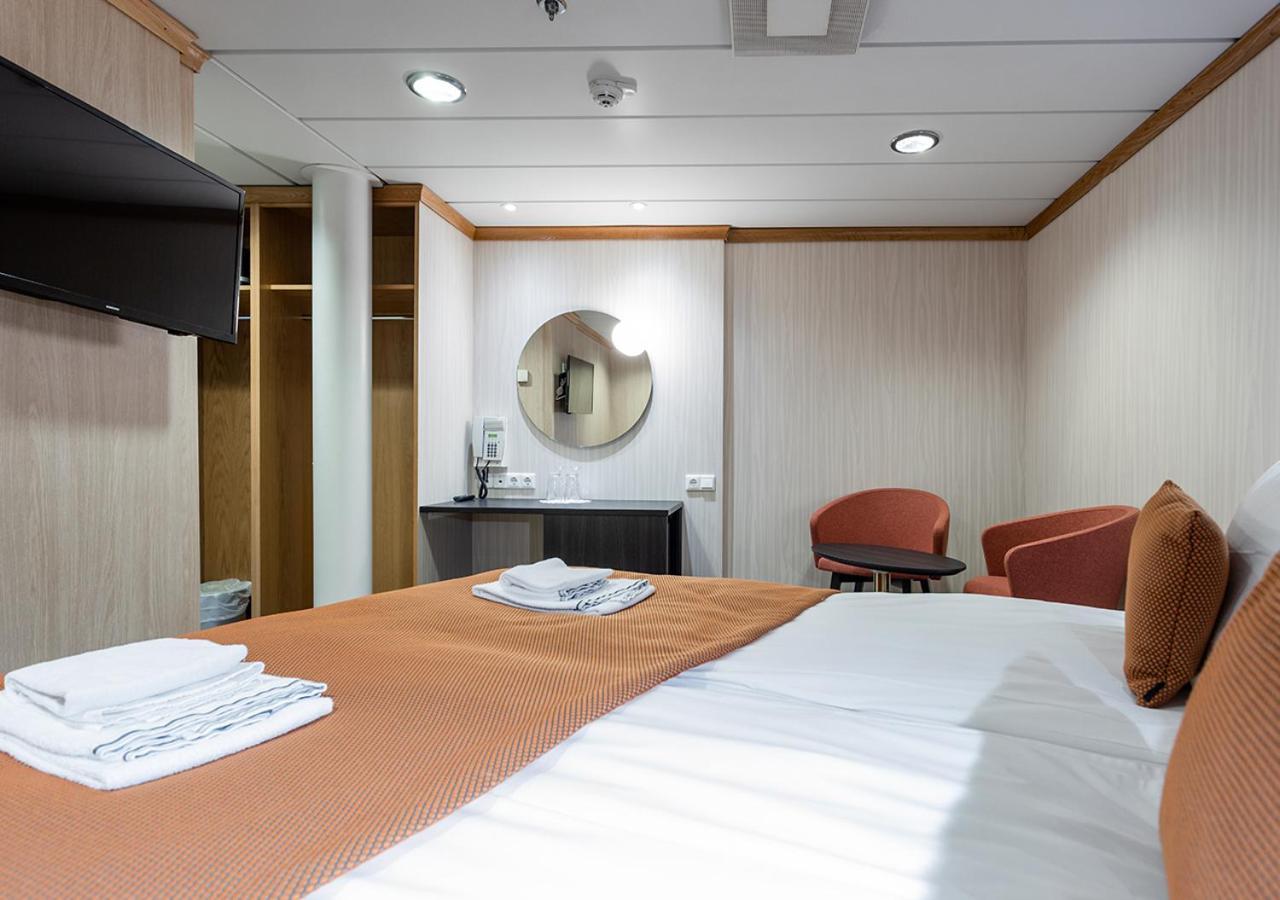 Viking Line Ferry Gabriella - 2-Night Cruise Stockholm-Helsinki-Stockholm Hotel Værelse billede
